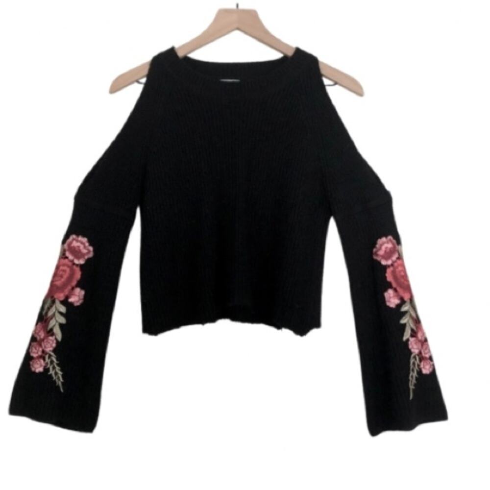 Charlotte Russe Black Knit Crop Cold Shoulder Cut Off Rose Floral Sweater Small